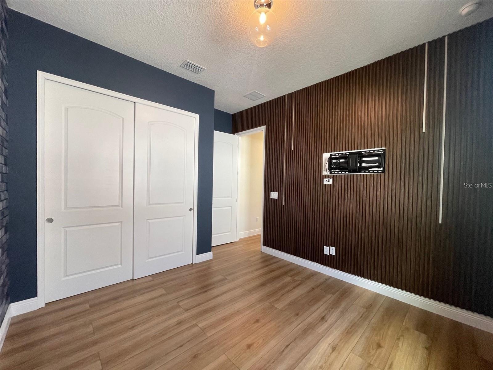 EAGLE CREEK - Residential