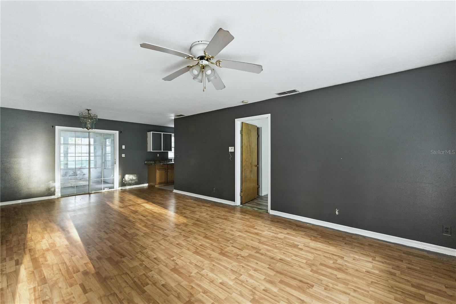 LAKE BRYANT ESTATE - Residential