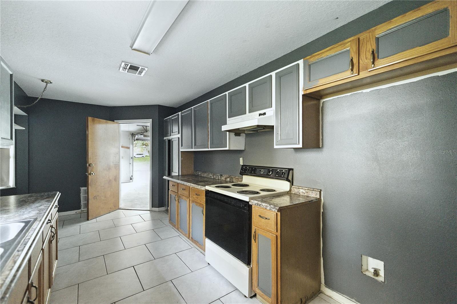 LAKE BRYANT ESTATE - Residential