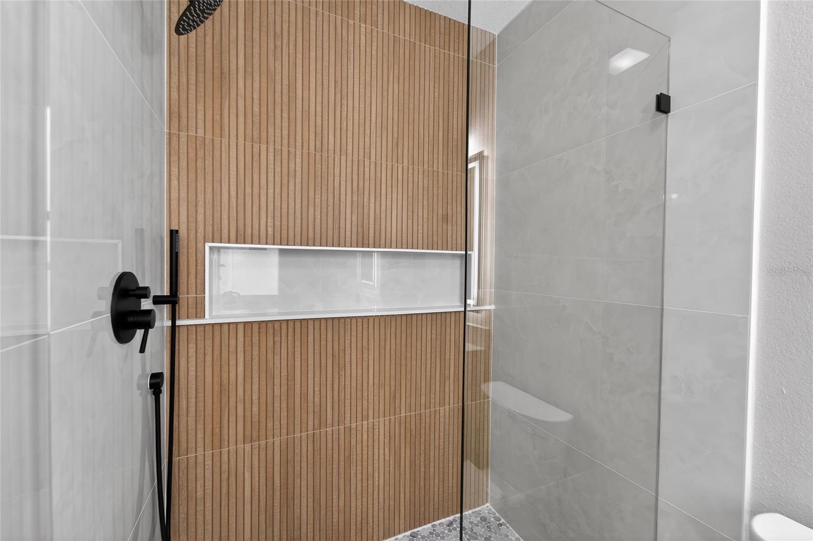 LAKE SHORE RANCH PH I - Residential