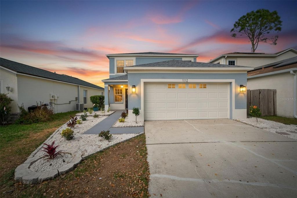 Photo of 1112 Lake Shore Ranch Drive, Seffner, FL 33584 (MLS # TB8483178)