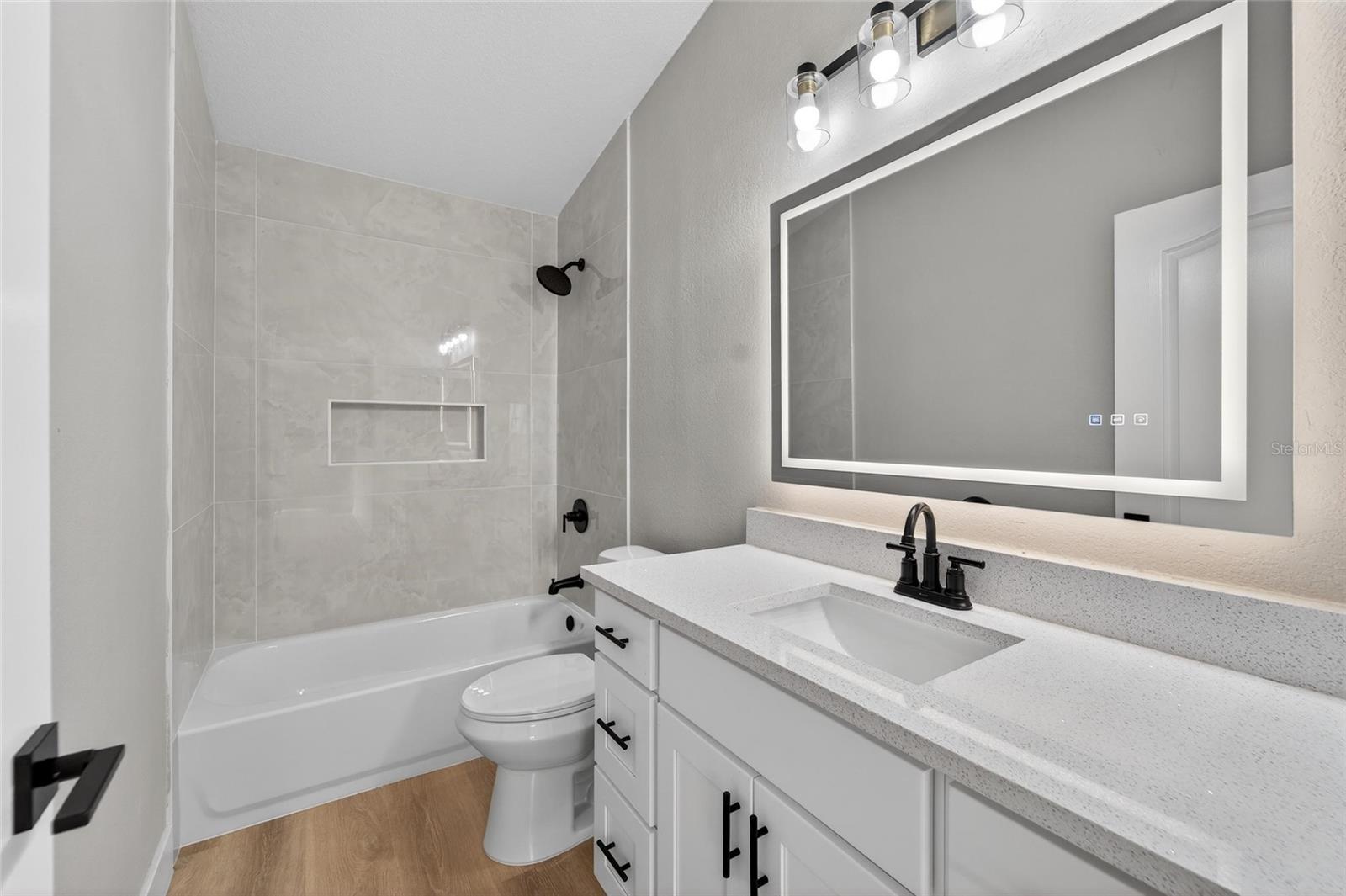 LAKE SHORE RANCH PH I - Residential