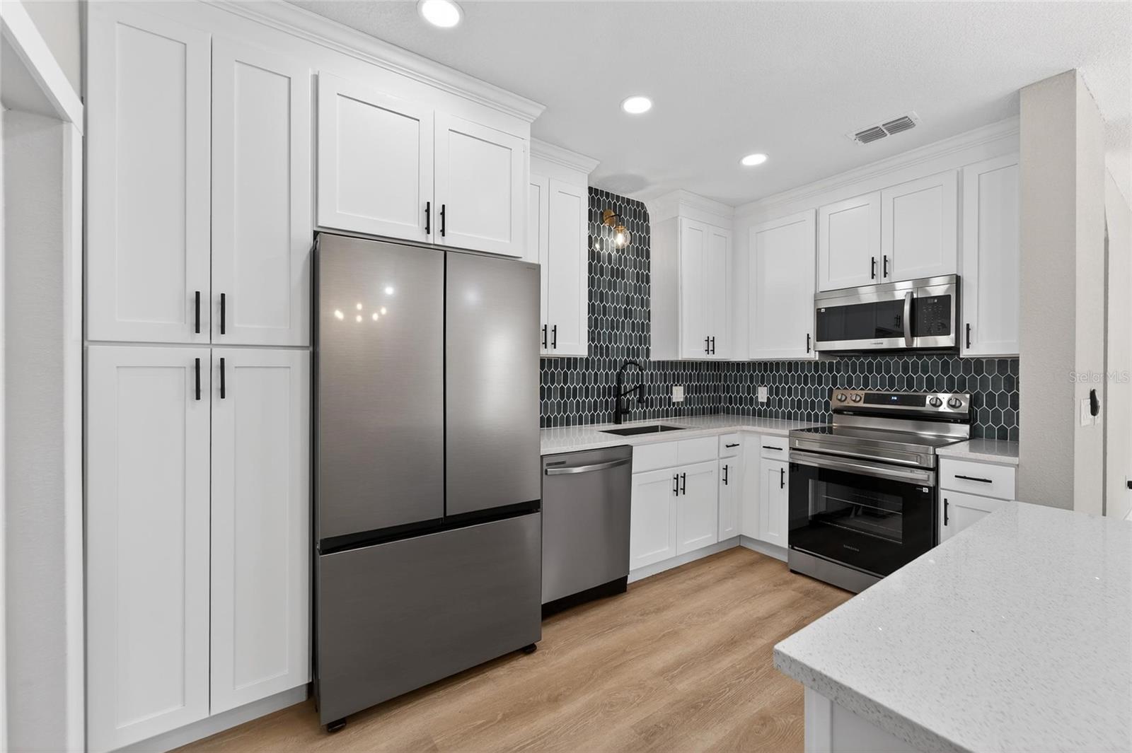 LAKE SHORE RANCH PH I - Residential