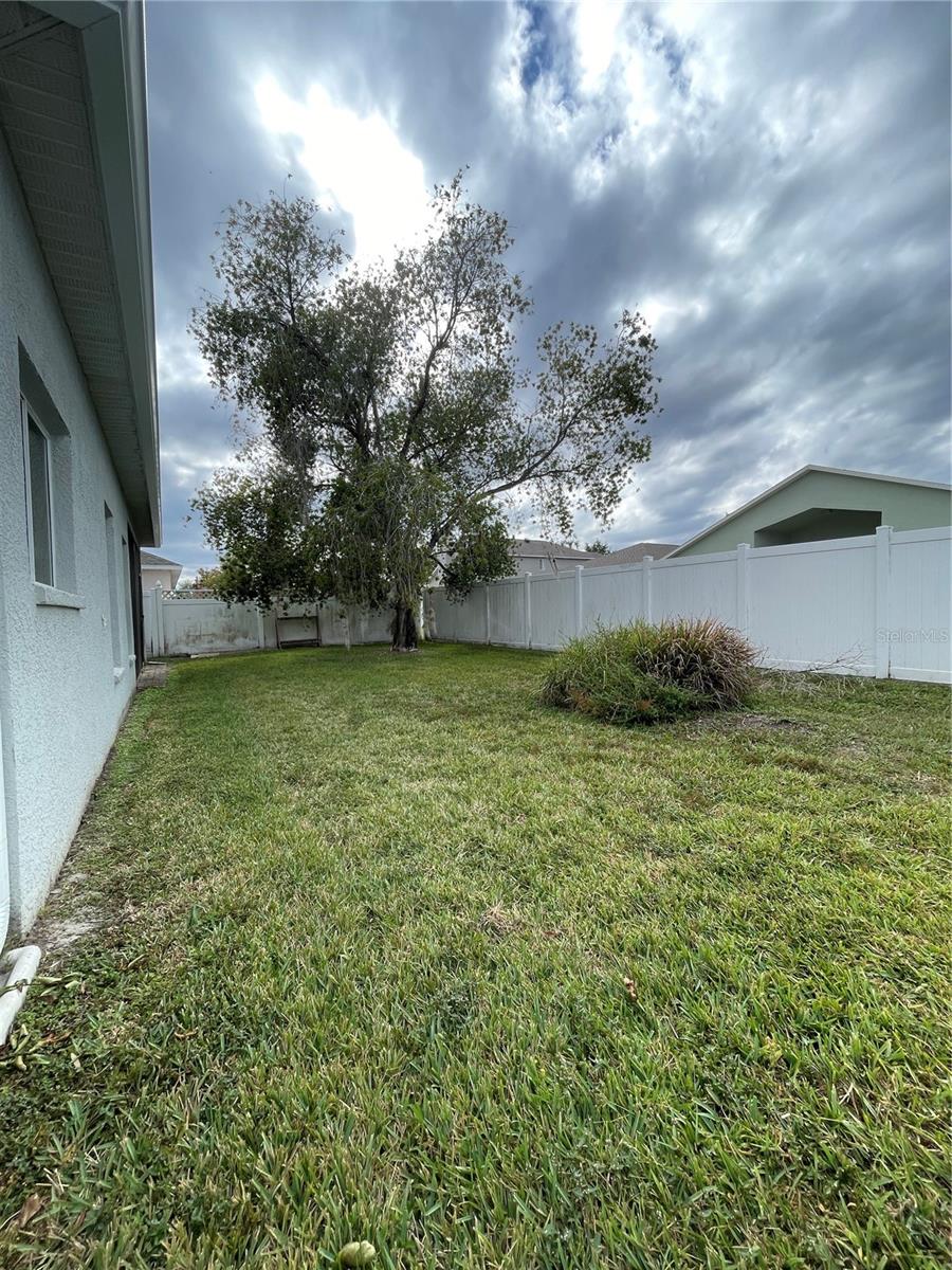 GRAND OAKS PH 2 UN 1 & 2 - Residential Lease