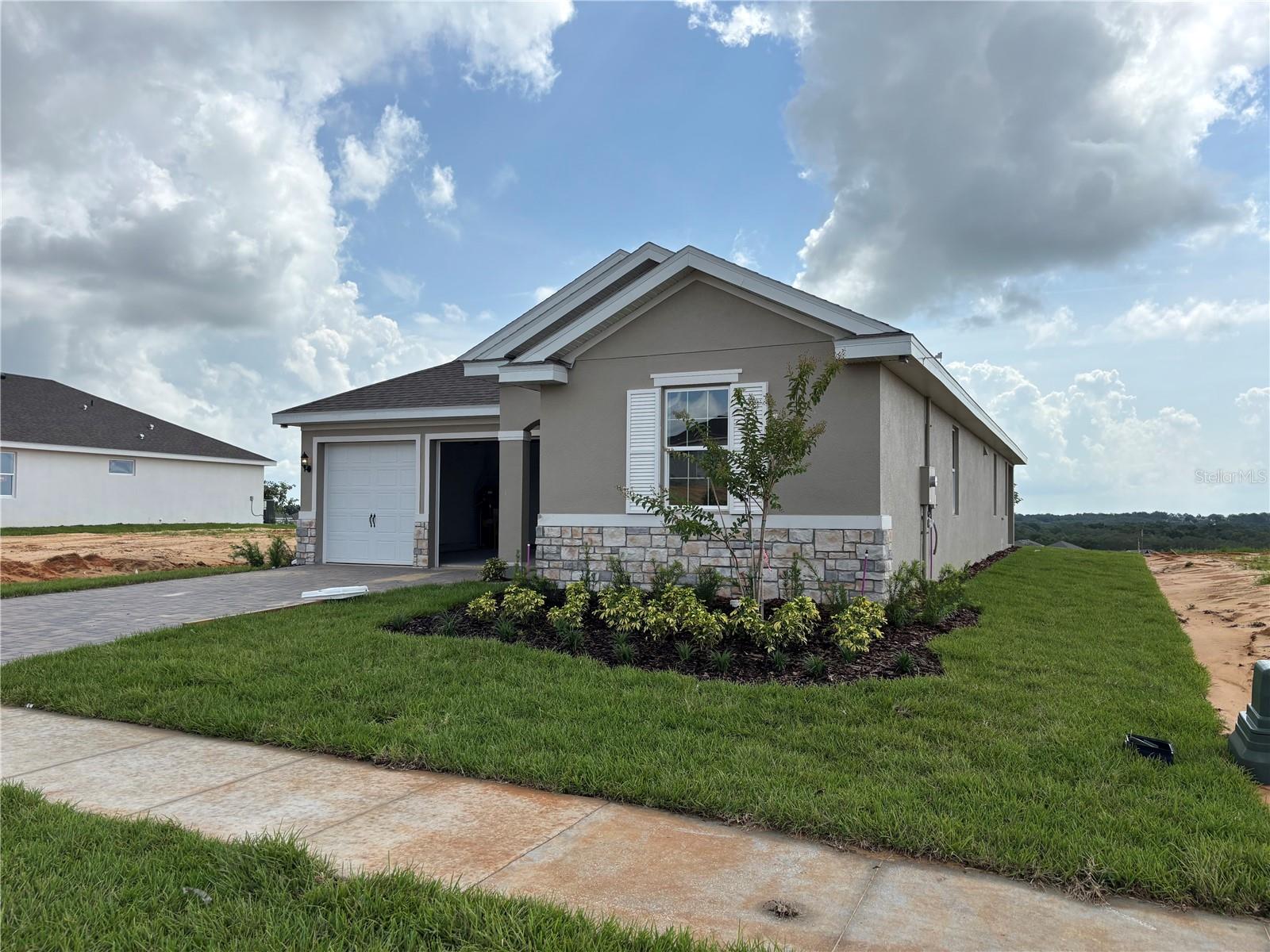 WONDERFUL ANNA MARIA MODEL WITH UPGRADES!