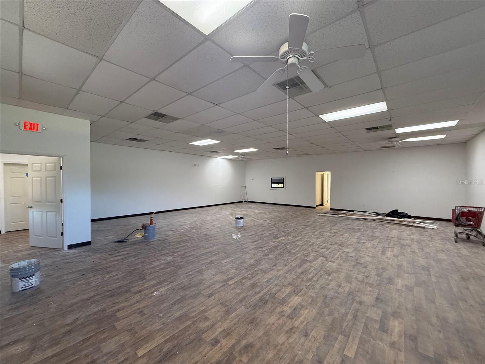 OCALA SQUARE - Commercial Lease