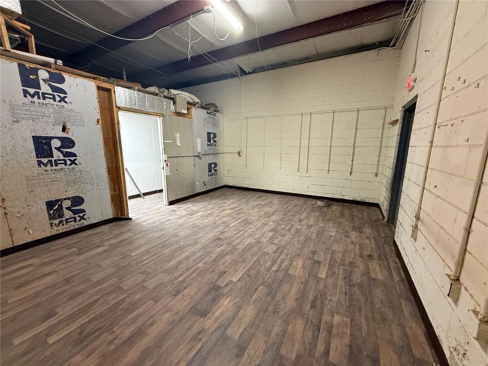 OCALA SQUARE - Commercial Lease