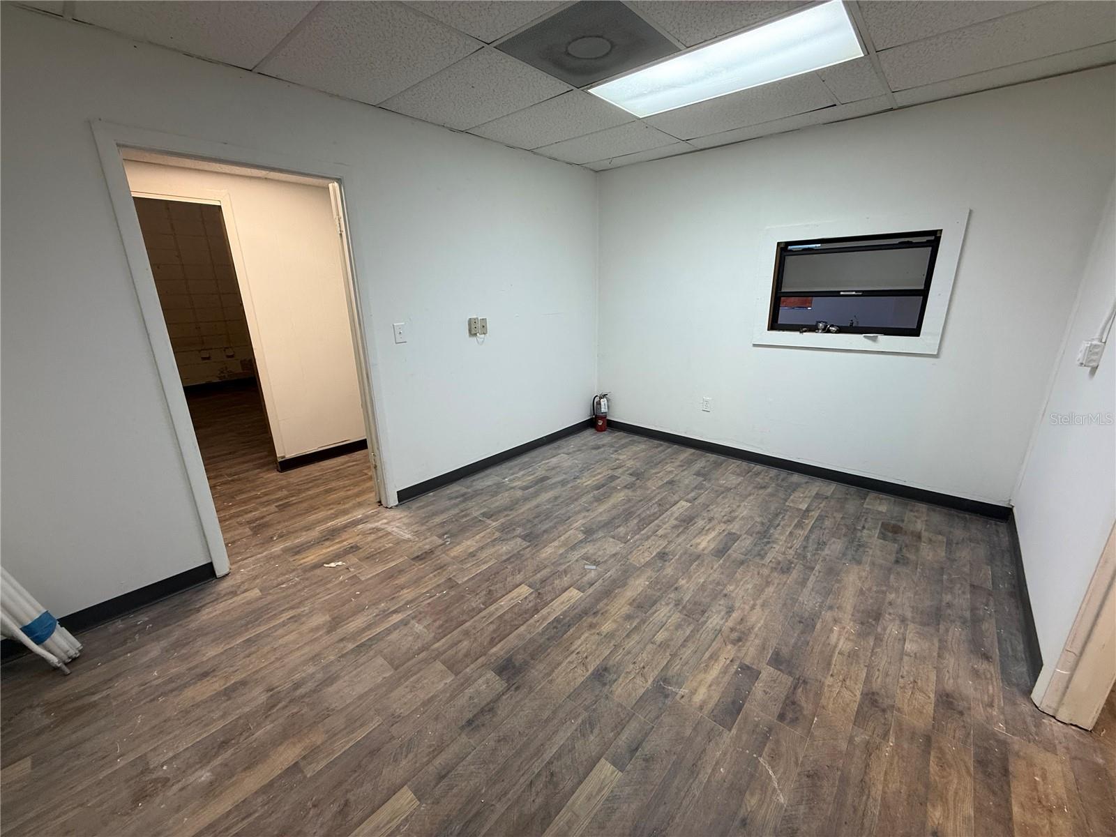 OCALA SQUARE - Commercial Lease