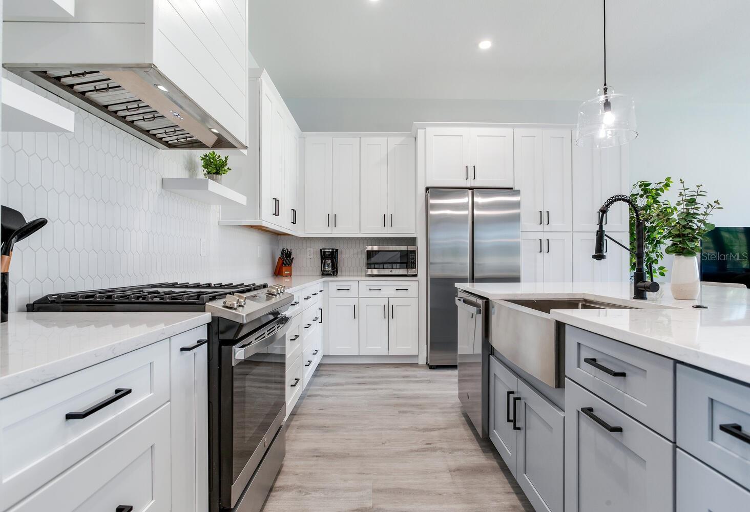 GAY SHORES - Residential Lease