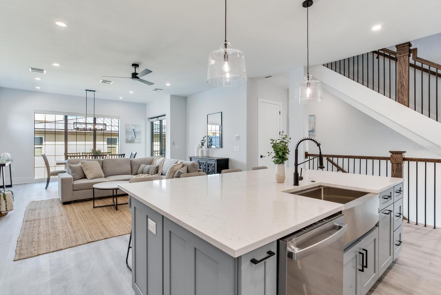 GAY SHORES - Residential Lease