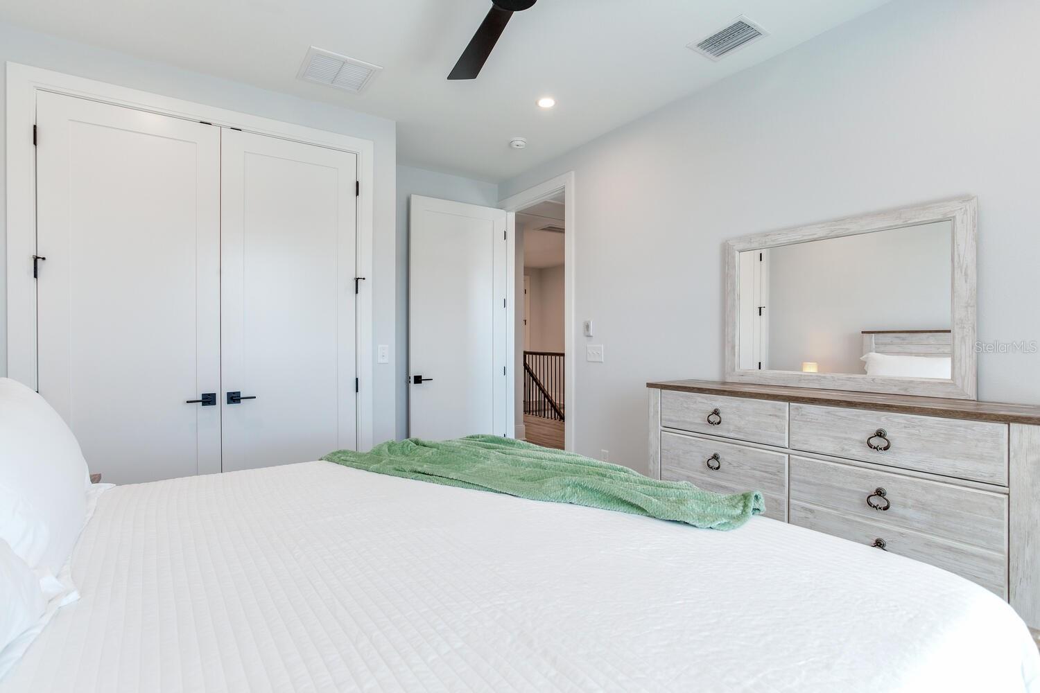 GAY SHORES - Residential Lease