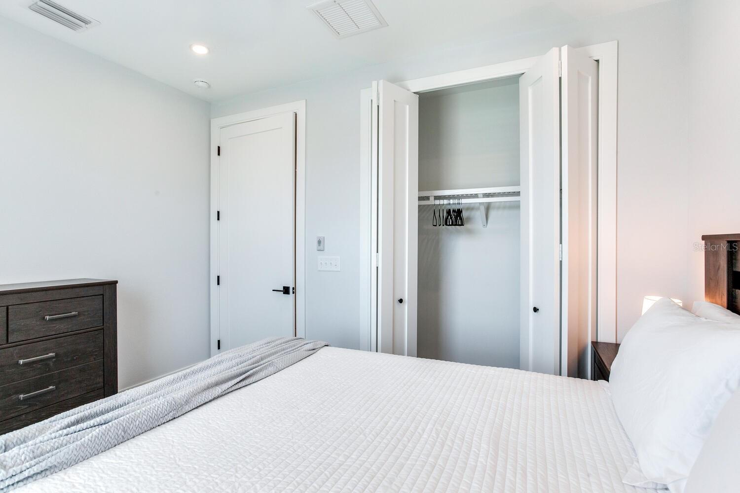 GAY SHORES - Residential Lease