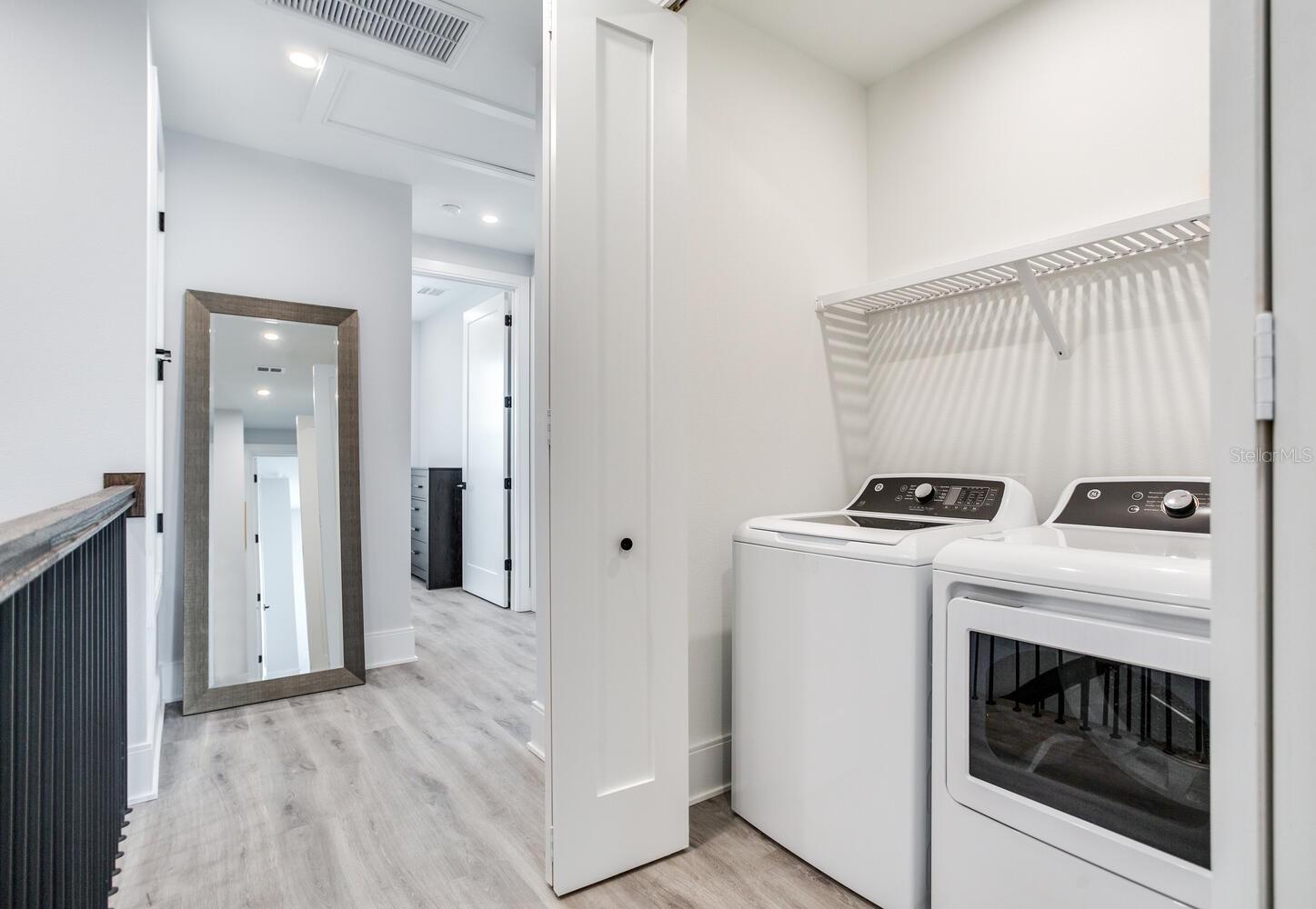 GAY SHORES - Residential Lease