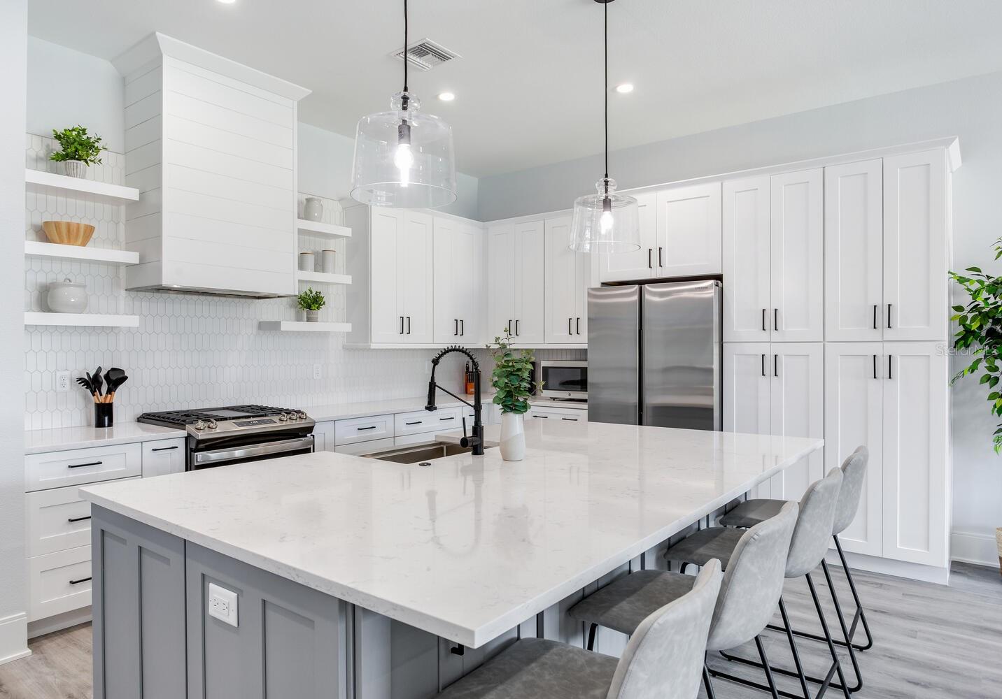 GAY SHORES - Residential Lease