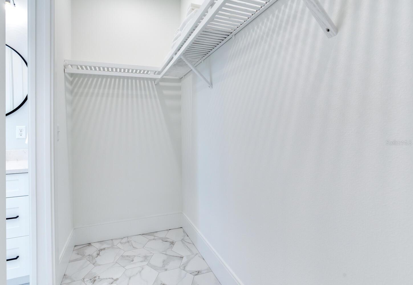 GAY SHORES - Residential Lease