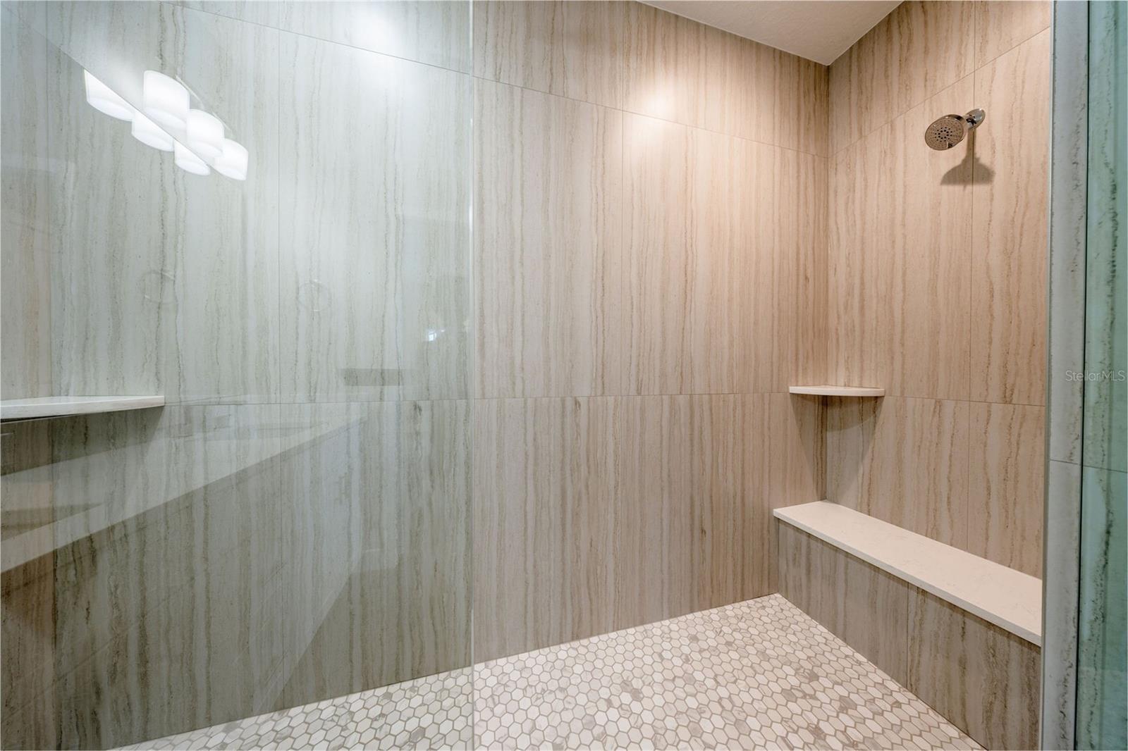 LAND LAKES UN 02 - Residential