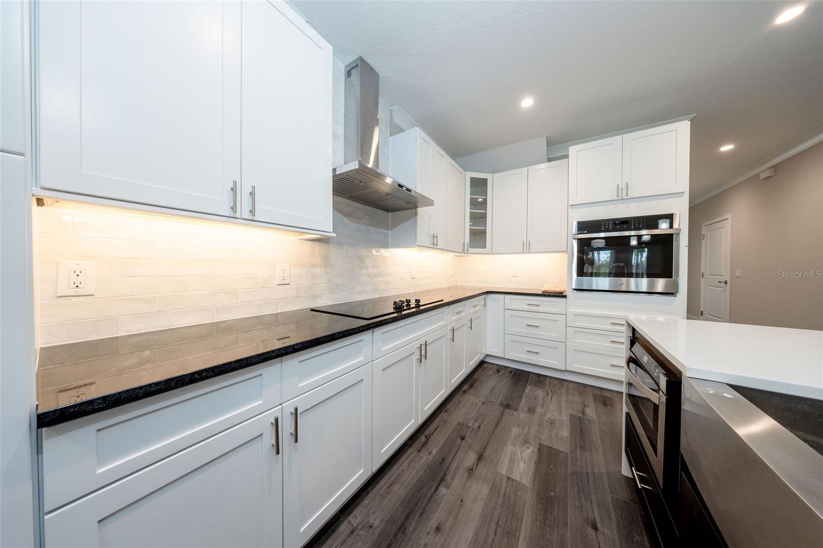 LAND LAKES UN 02 - Residential