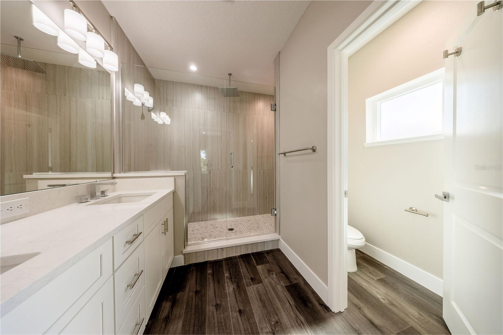 LAND LAKES UN 02 - Residential