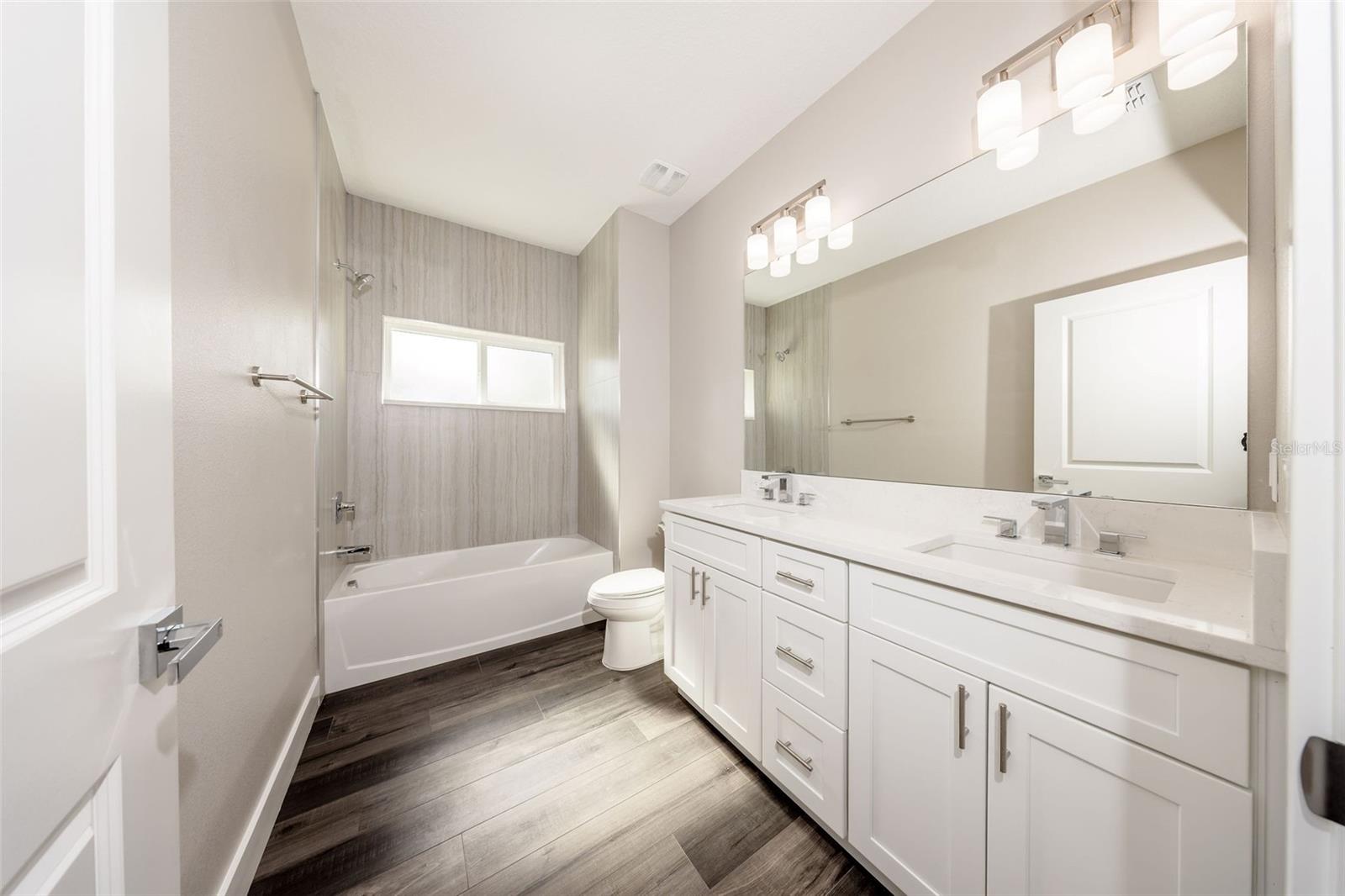 LAND LAKES UN 02 - Residential