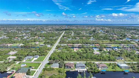 A home in PORT CHARLOTTE