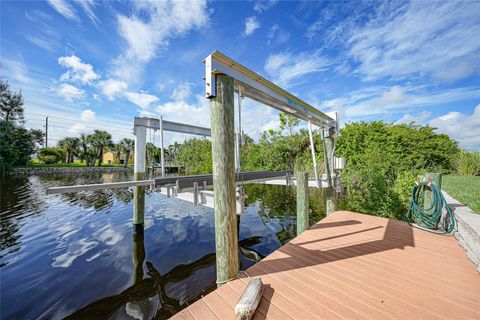 A home in PORT CHARLOTTE