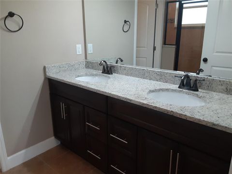 Tiny photo for 33848 Emerald Pond Loop, Leesburg, FL 34788 (MLS # G5114398)