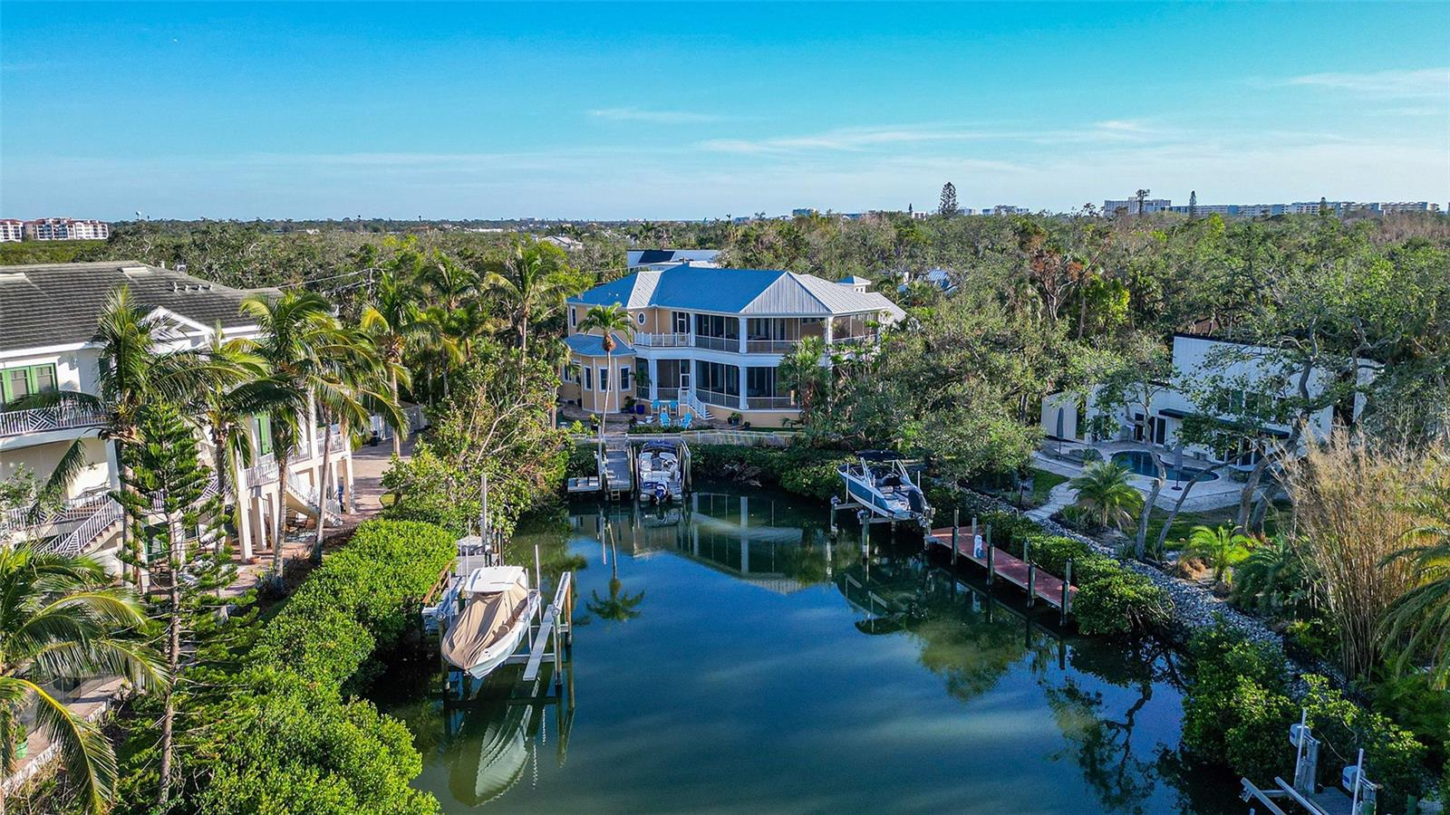 HIDDEN HARBOR - Residential