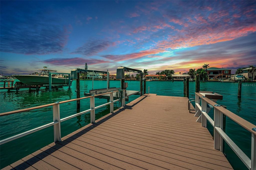 Photo of 11800 7th Street E, Treasure Island, FL 33706 (MLS # TB8498942)
