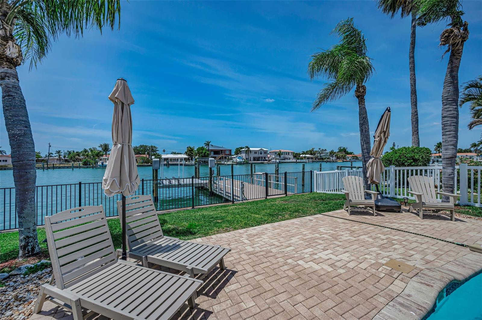 CAPRI ISLE - Residential