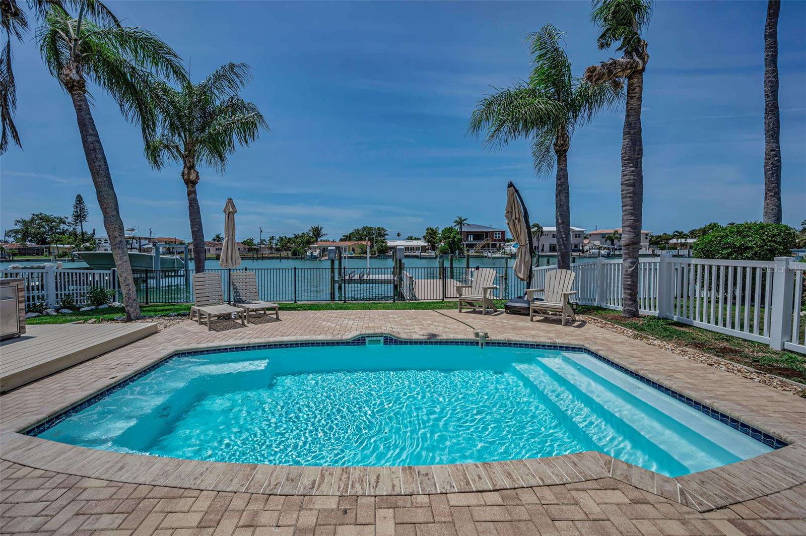 CAPRI ISLE - Residential