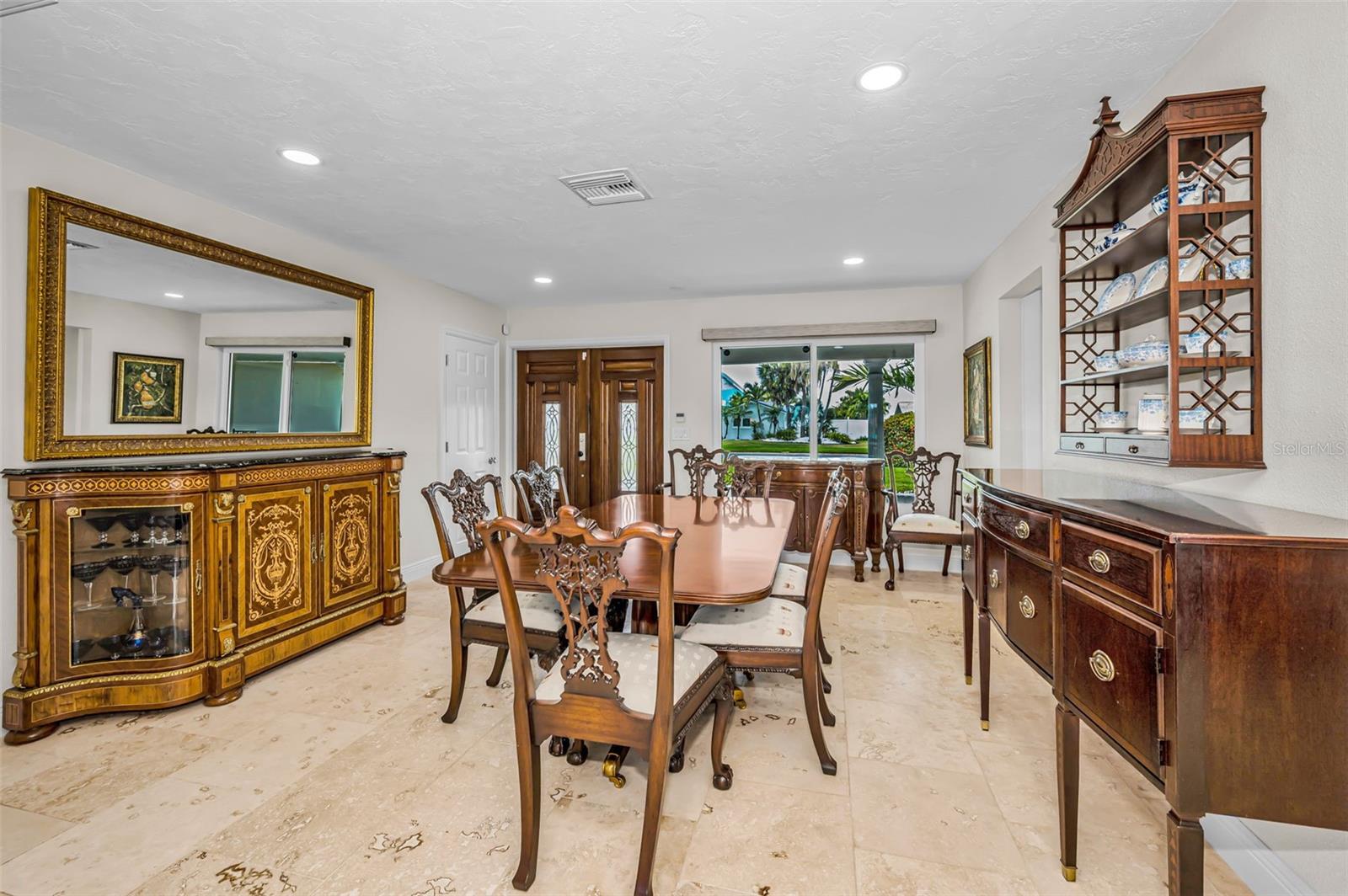 CAPRI ISLE - Residential