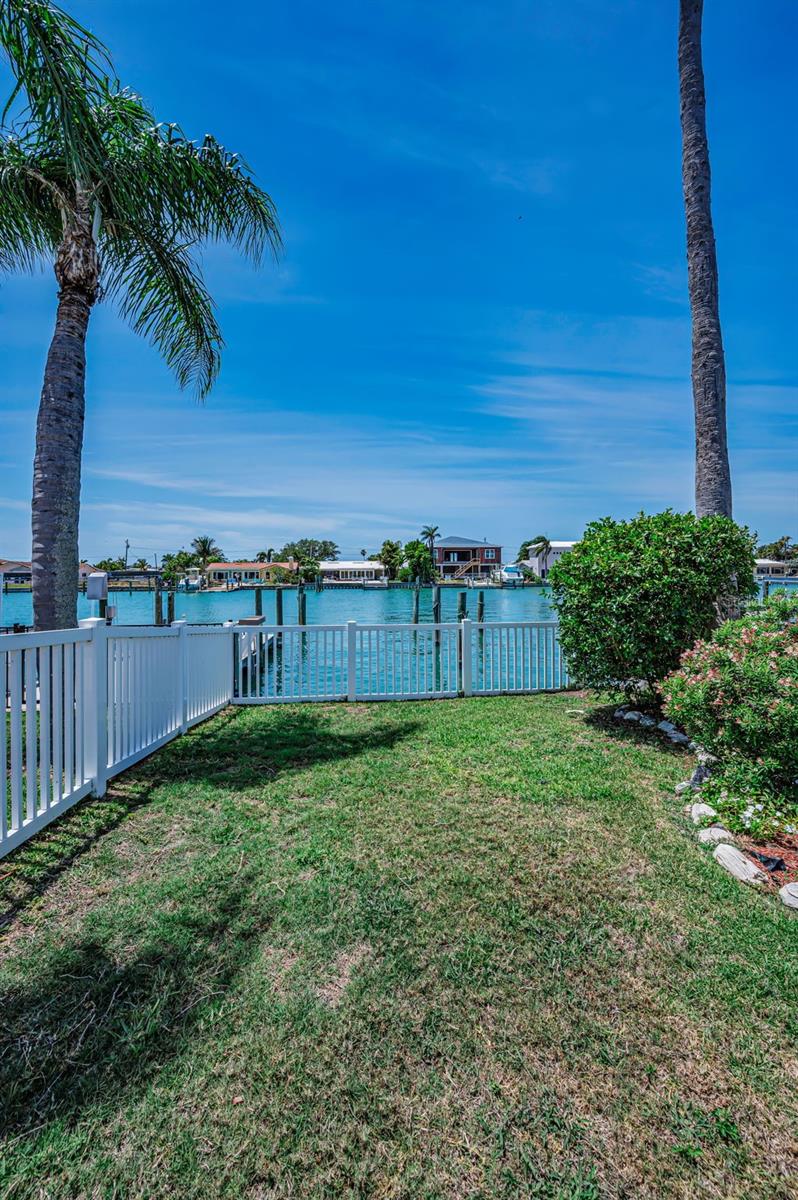 CAPRI ISLE - Residential