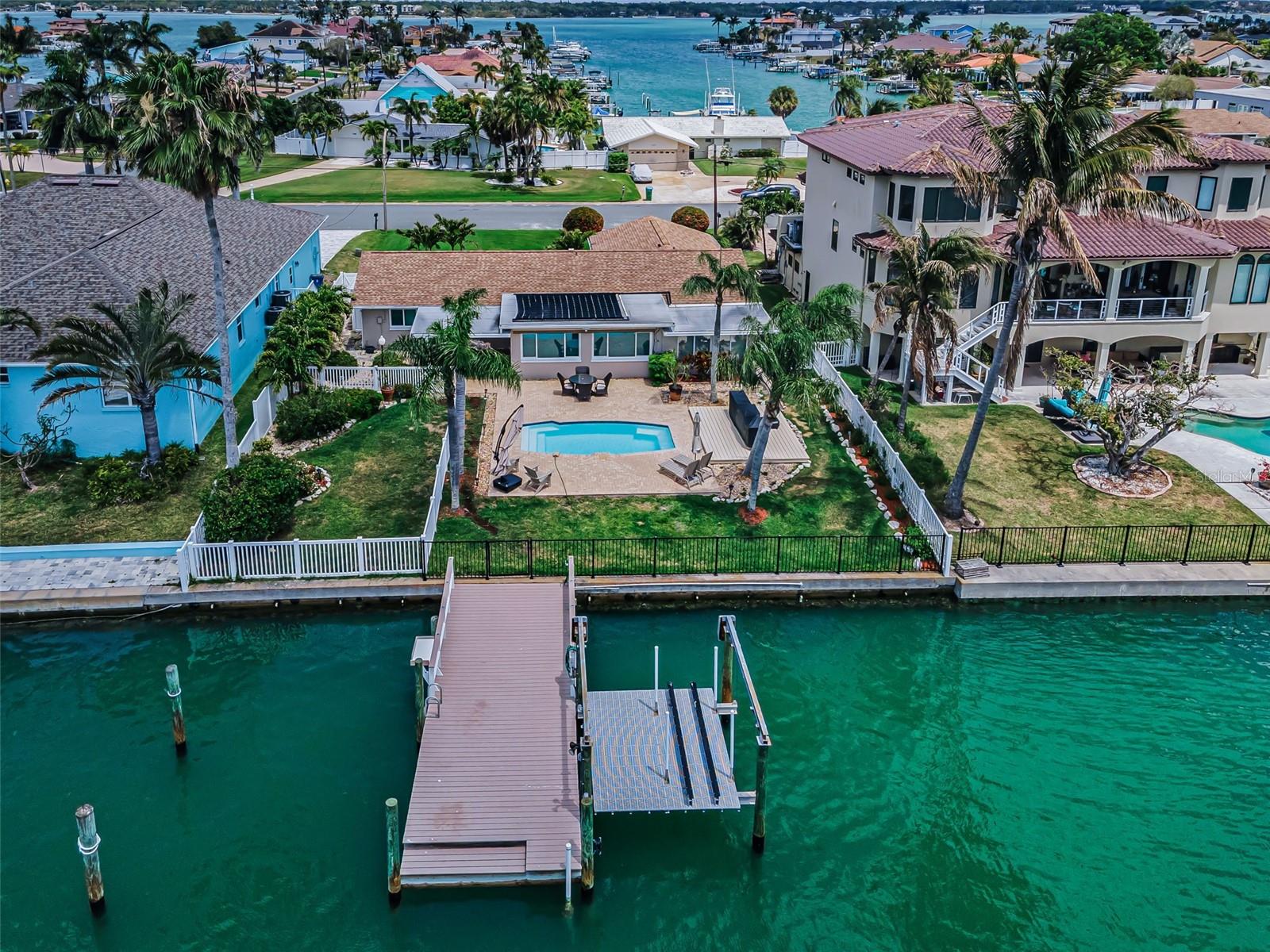 CAPRI ISLE - Residential