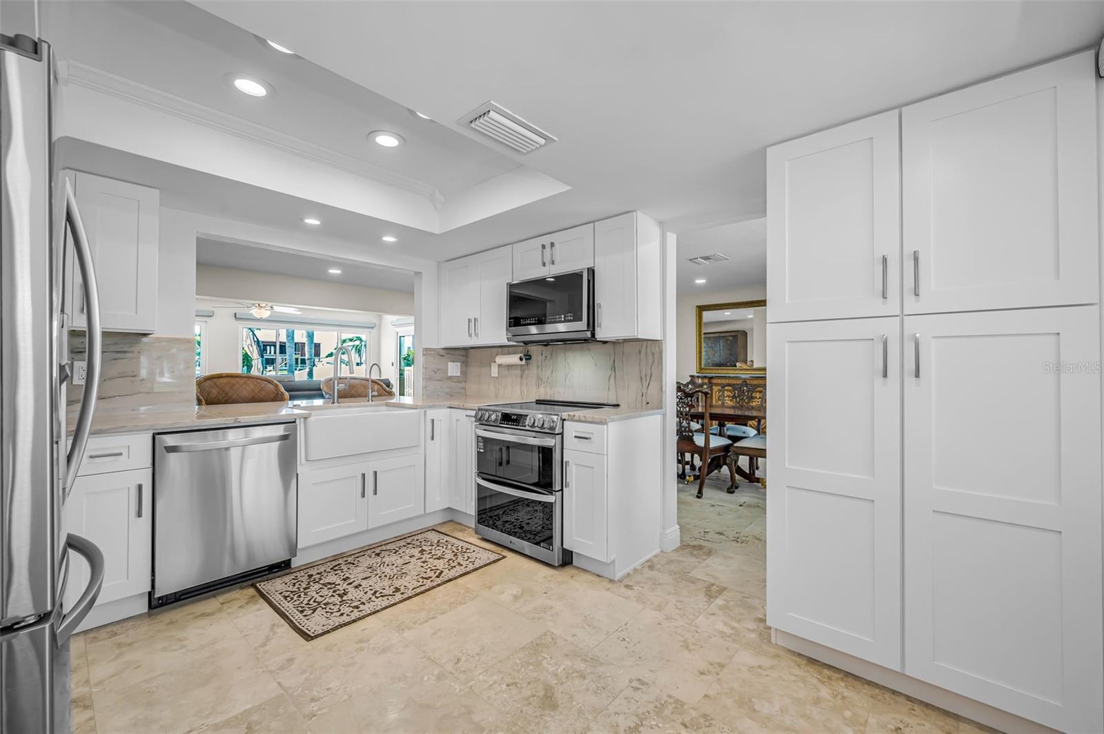CAPRI ISLE - Residential