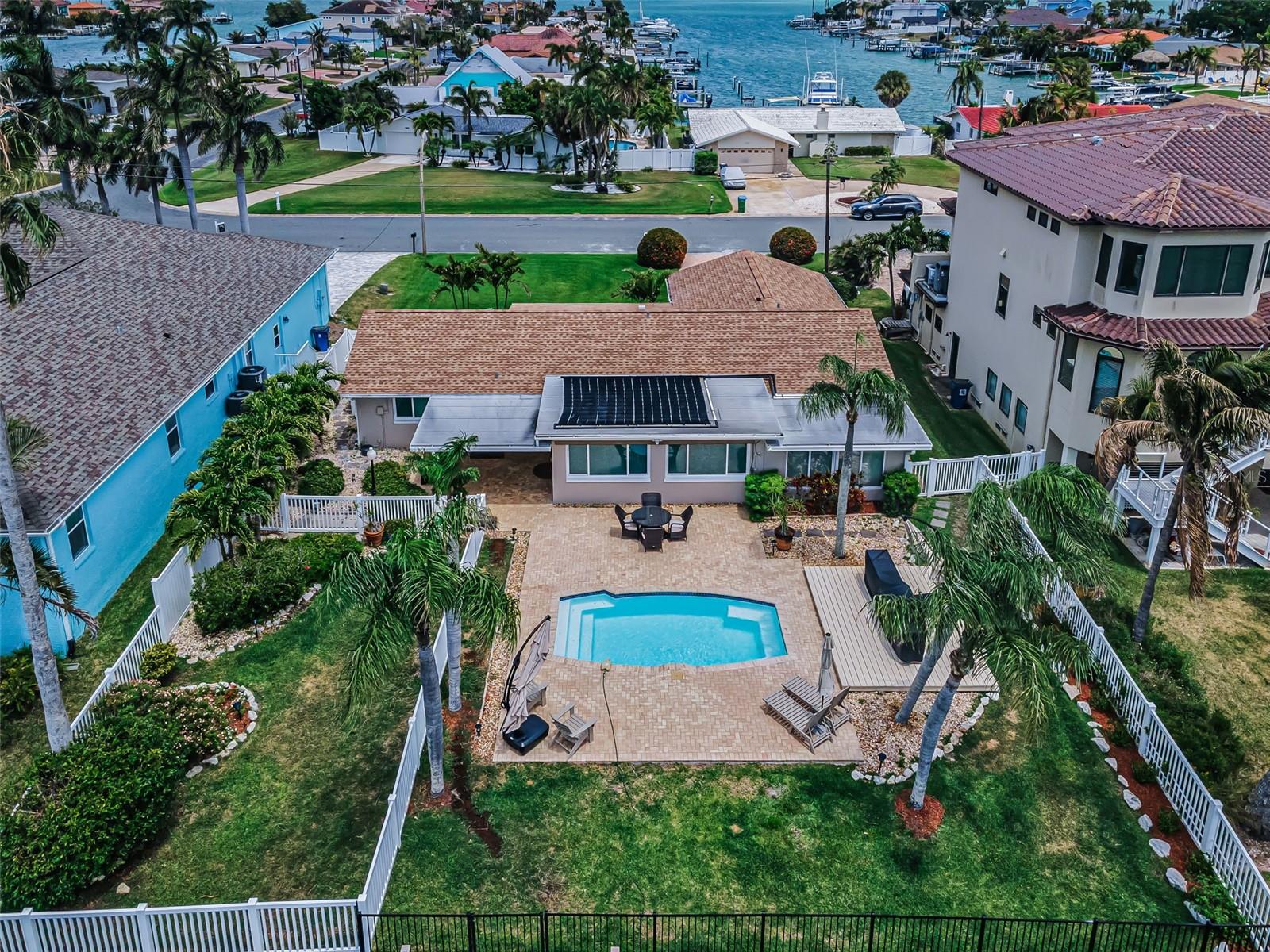 CAPRI ISLE - Residential