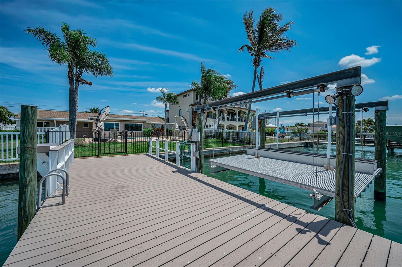 CAPRI ISLE - Residential