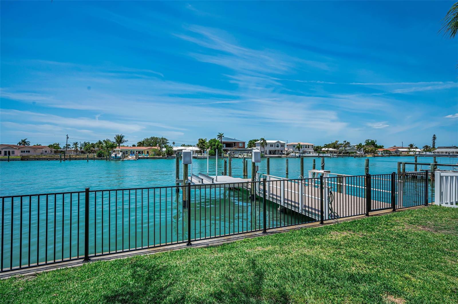 CAPRI ISLE - Residential