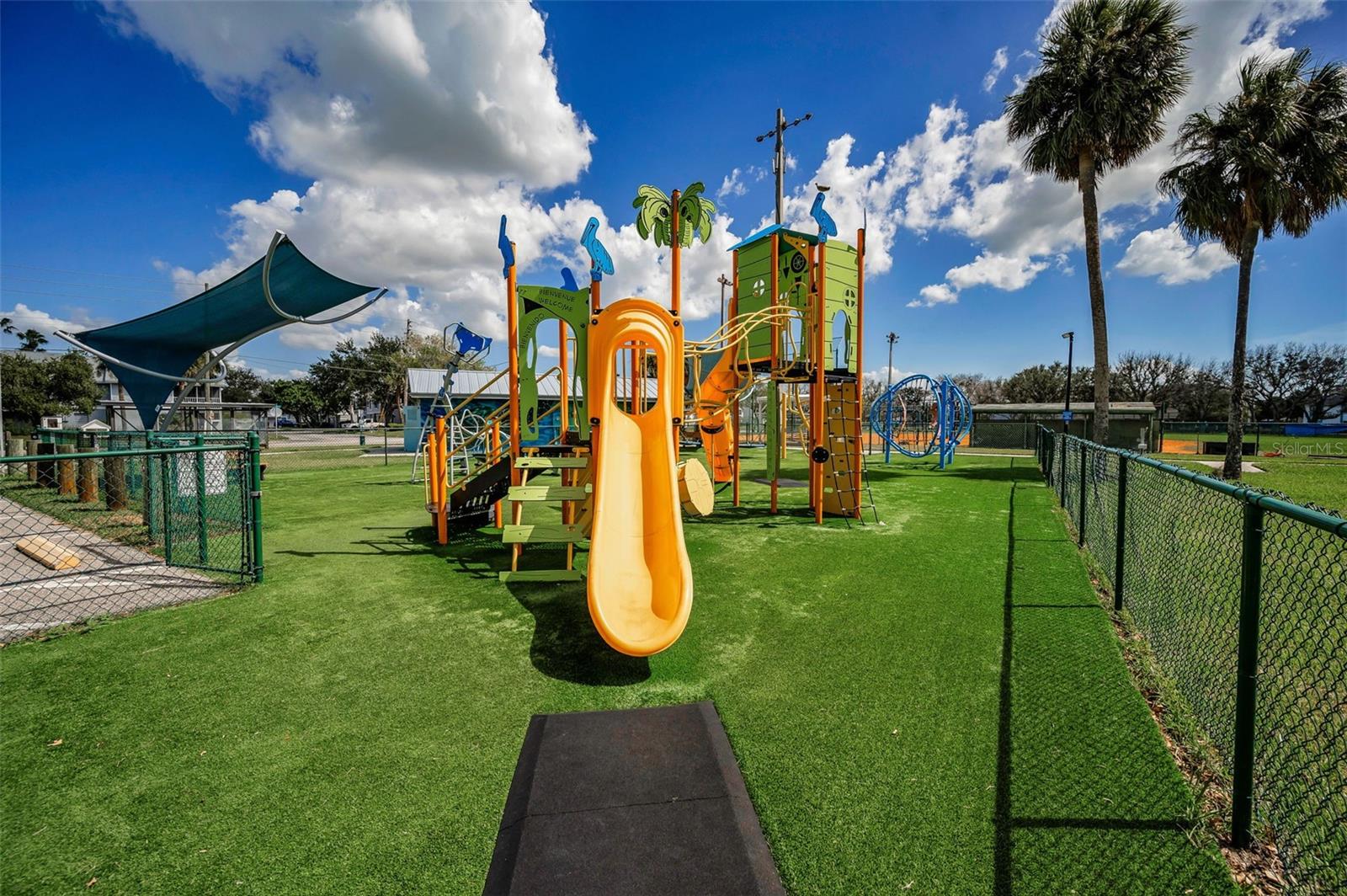 CAPRI ISLE - Residential