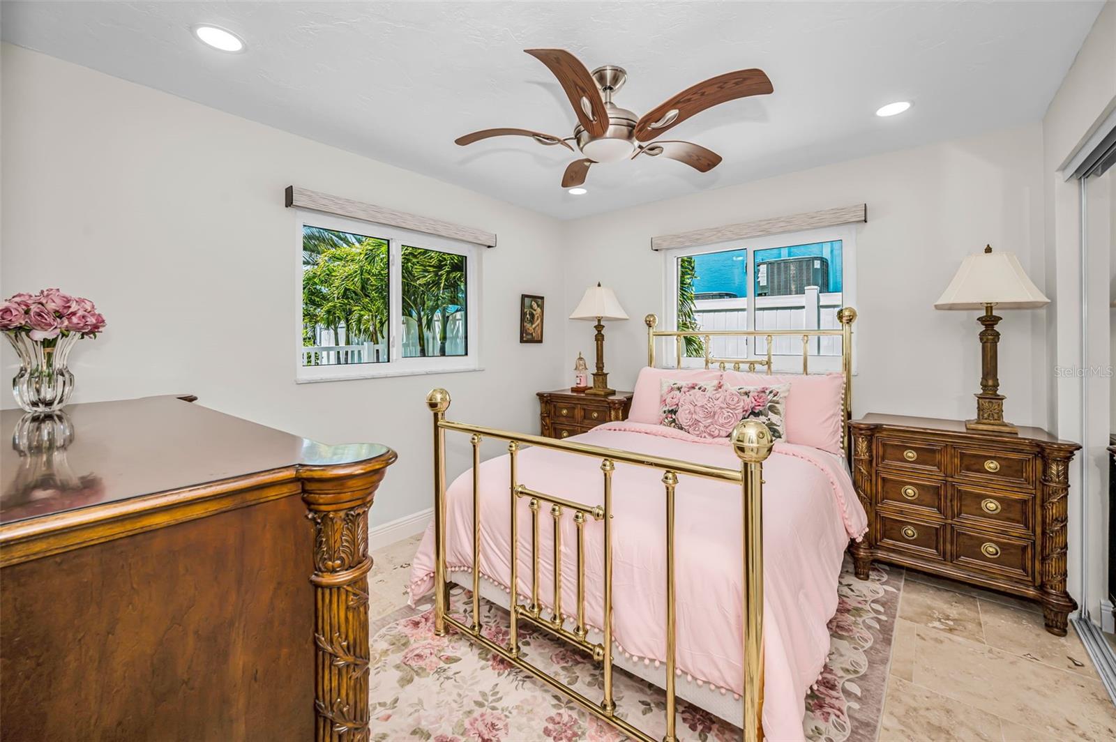 CAPRI ISLE - Residential