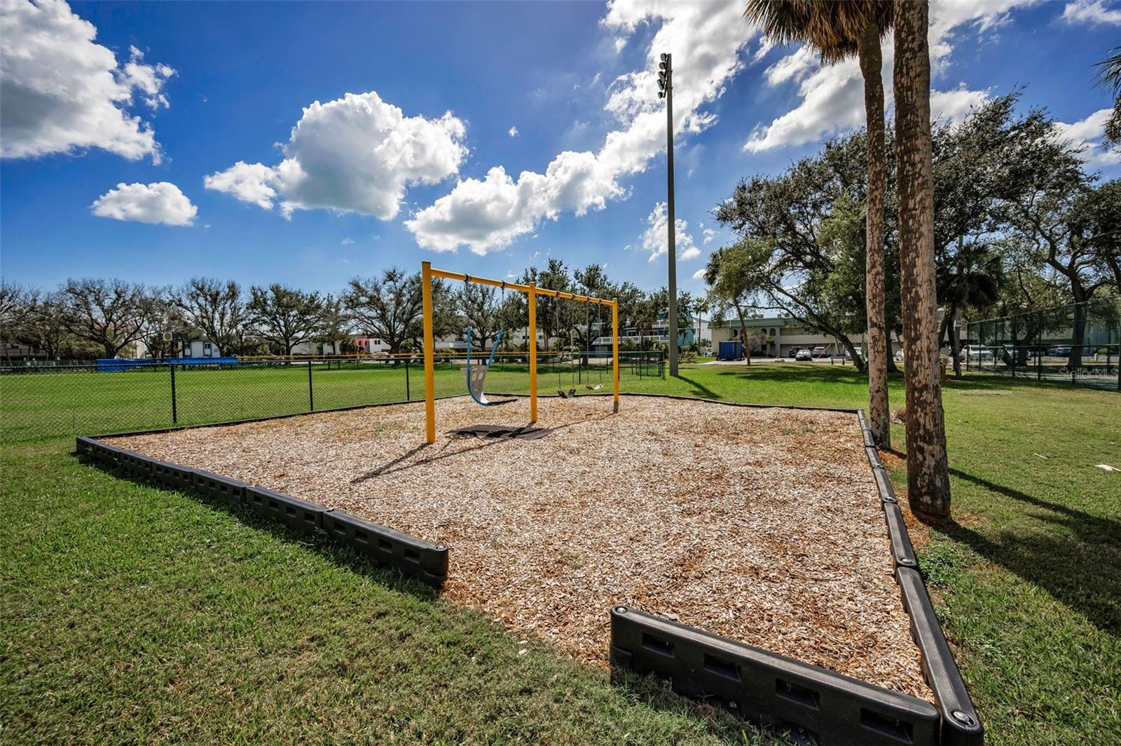 CAPRI ISLE - Residential