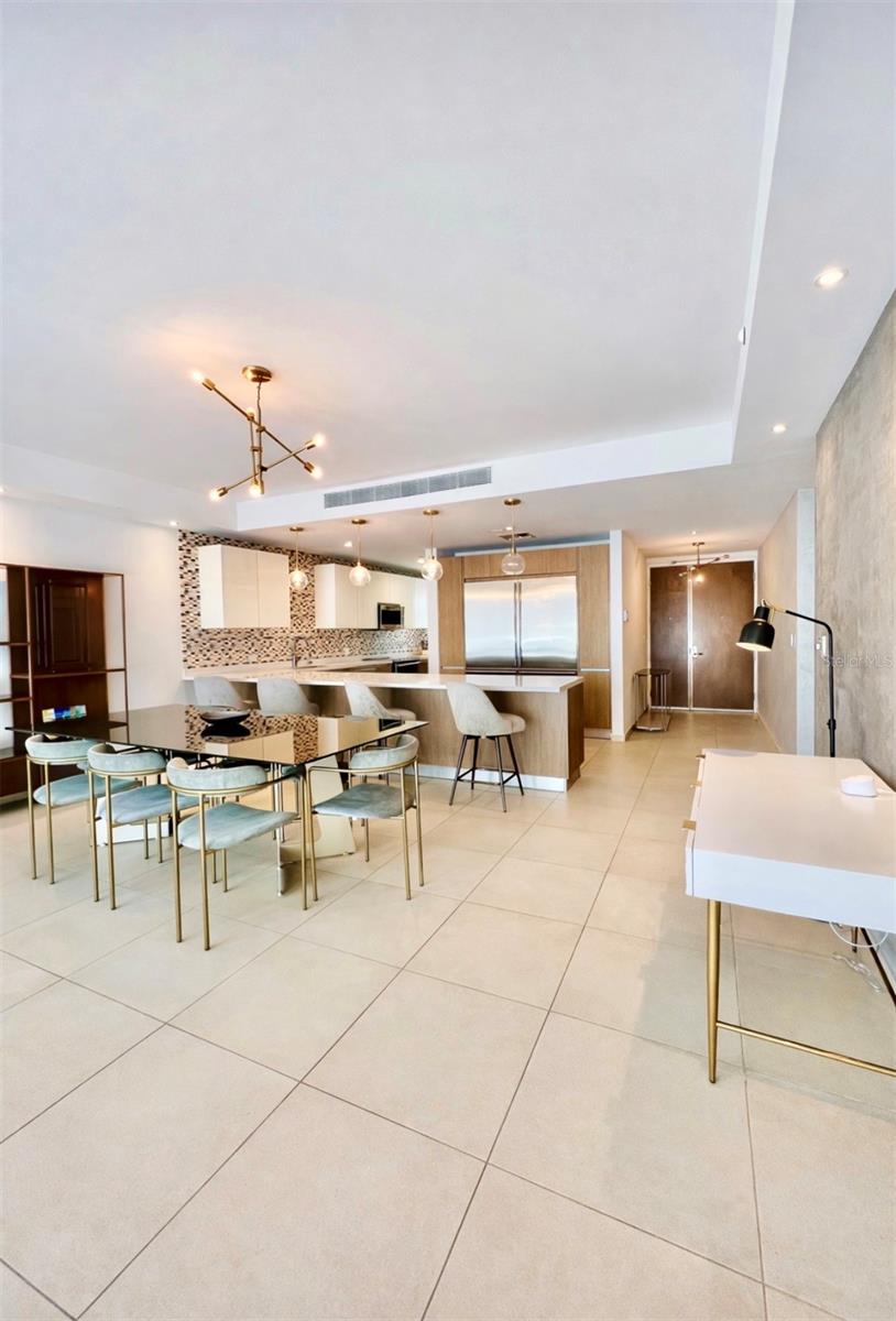 BAHIA PLAZA - Residential