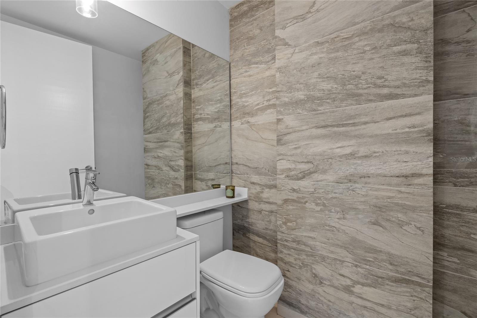 BAHIA PLAZA - Residential