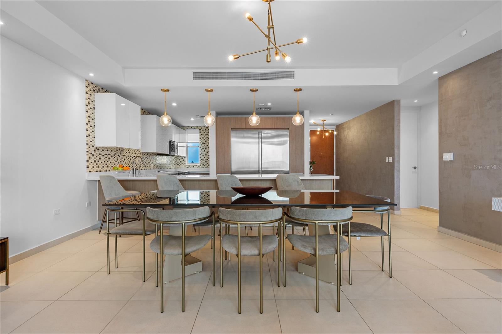 BAHIA PLAZA - Residential