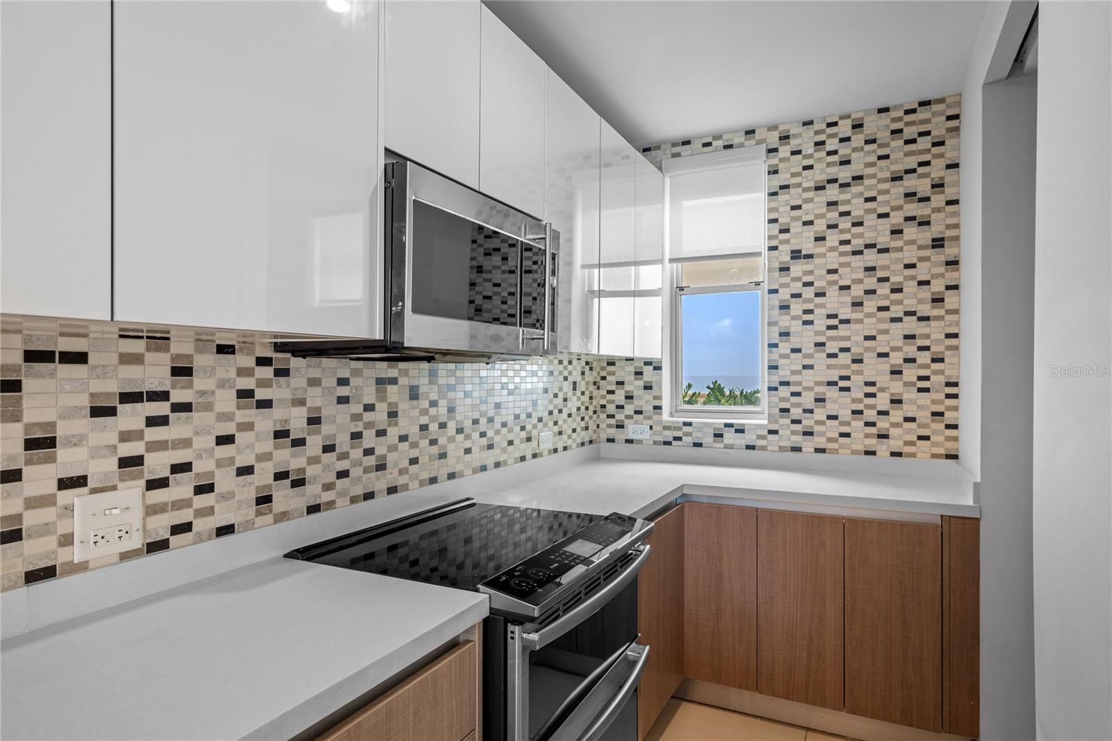 BAHIA PLAZA - Residential