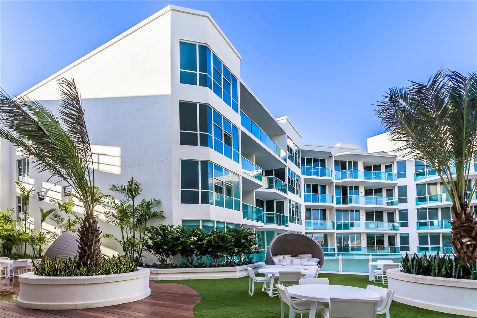 BAHIA PLAZA - Residential