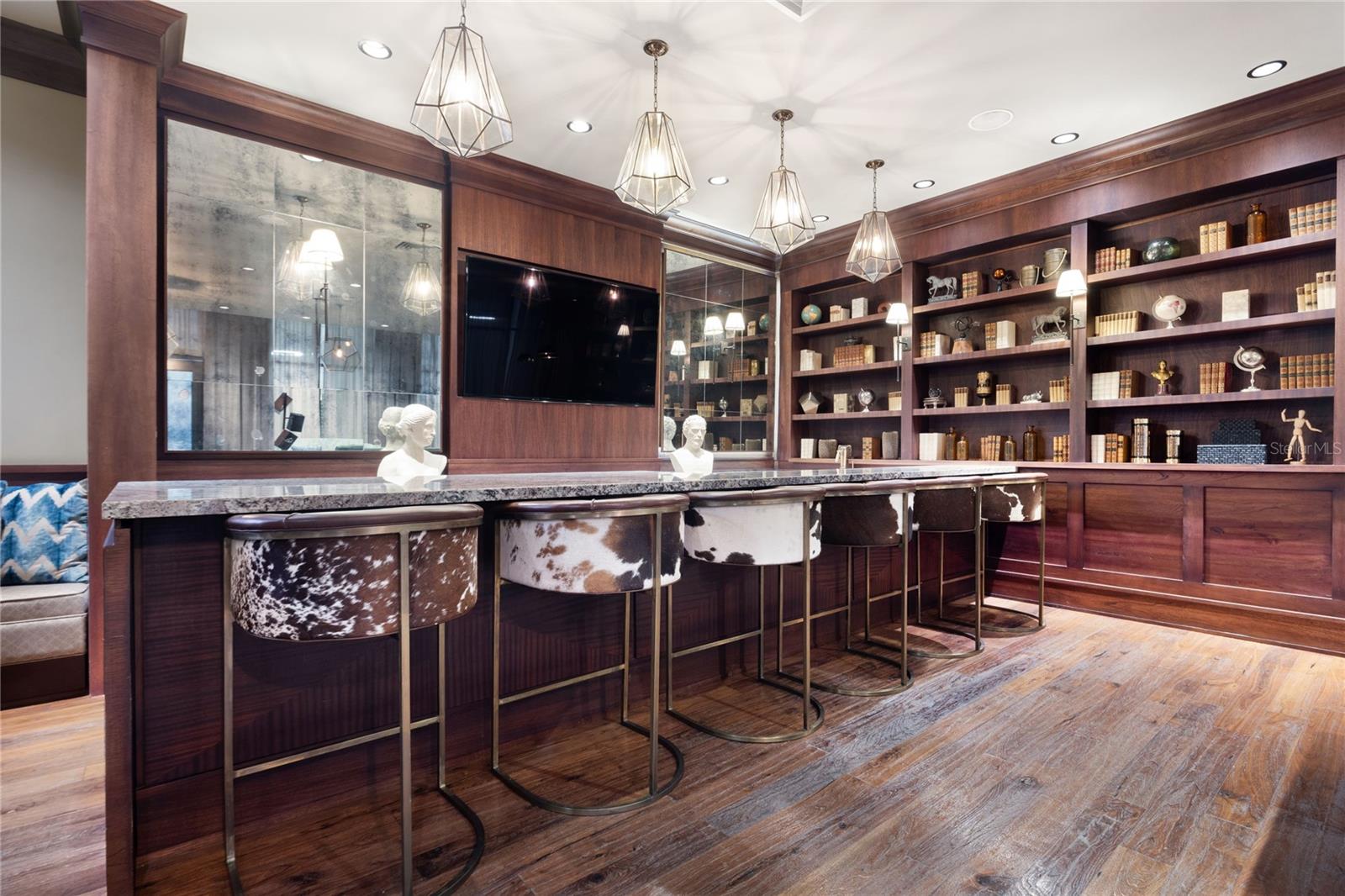 BAHIA PLAZA - Residential