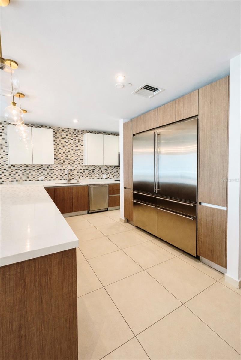 BAHIA PLAZA - Residential