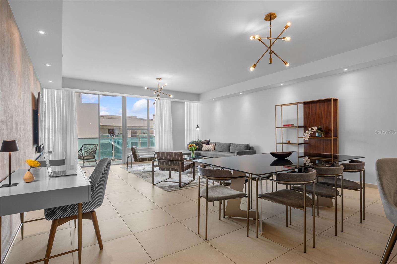 BAHIA PLAZA - Residential