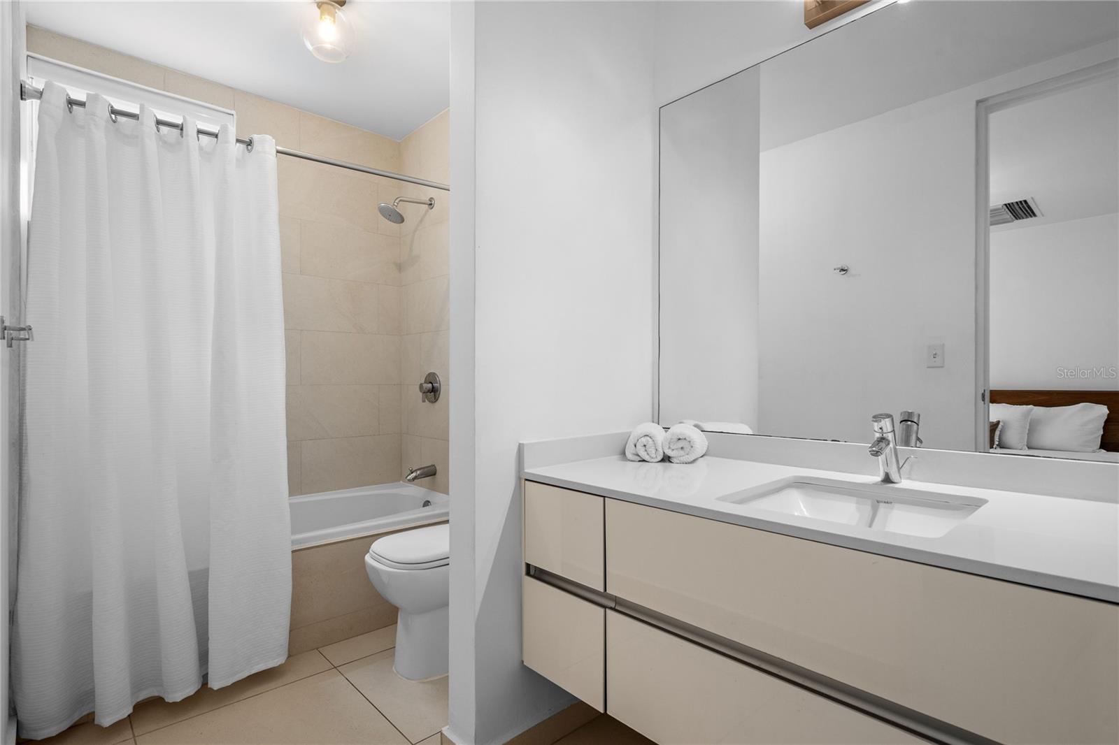 BAHIA PLAZA - Residential