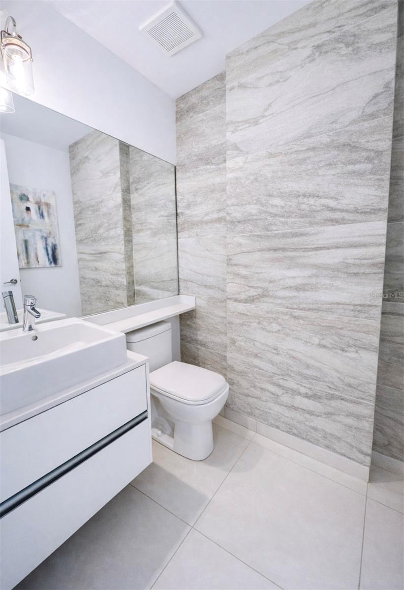 BAHIA PLAZA - Residential